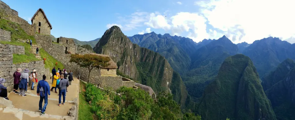 TRENES A MACHU PICCHU 2025: HORARIOS, PRECIOS Y CONSEJOS PARA TU VIAJE